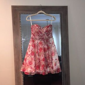 Mini floral strapless dress
